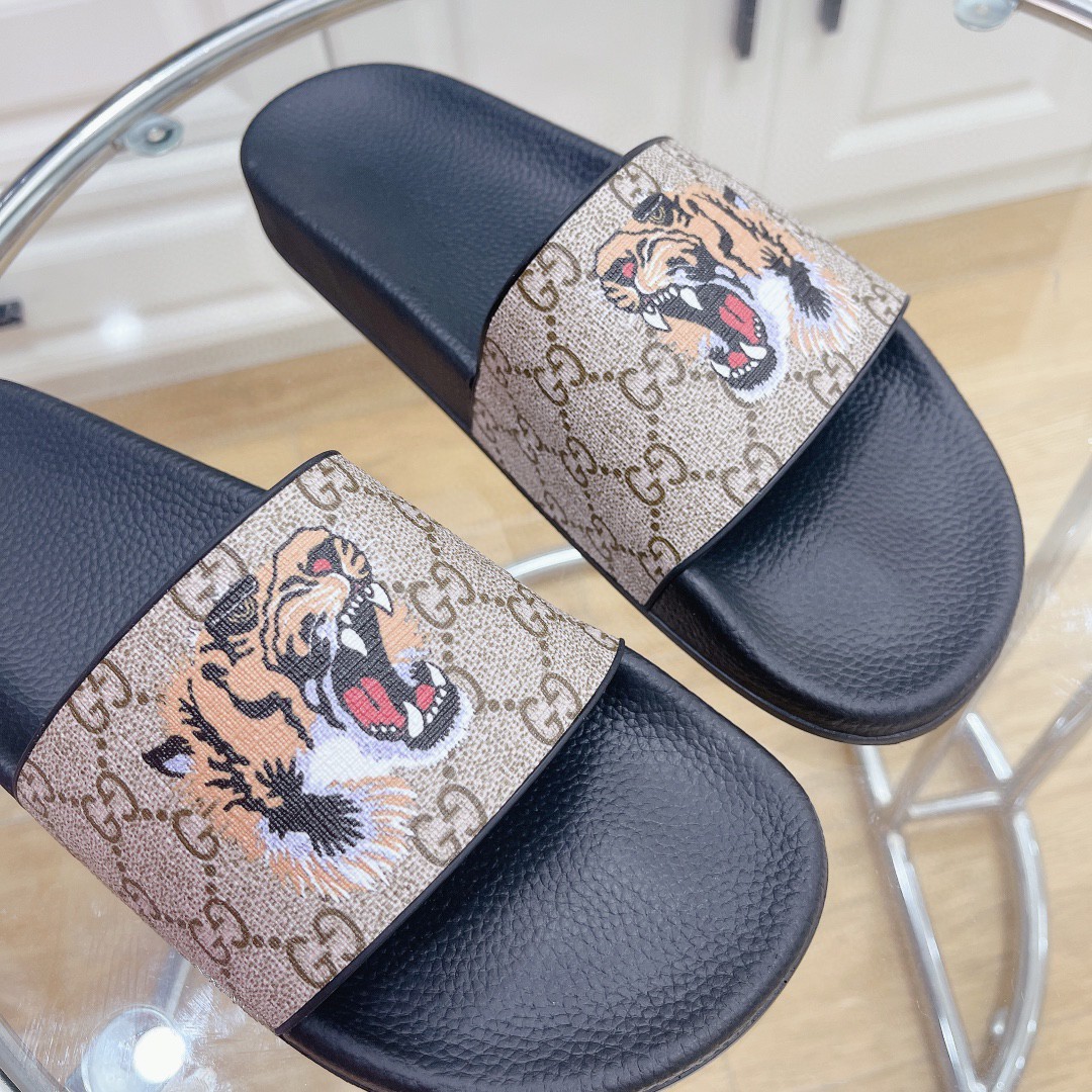 Gvc*1 Men’s Gvc*1 Svp*me Slides With Tiger Black And Gray For Men 408508