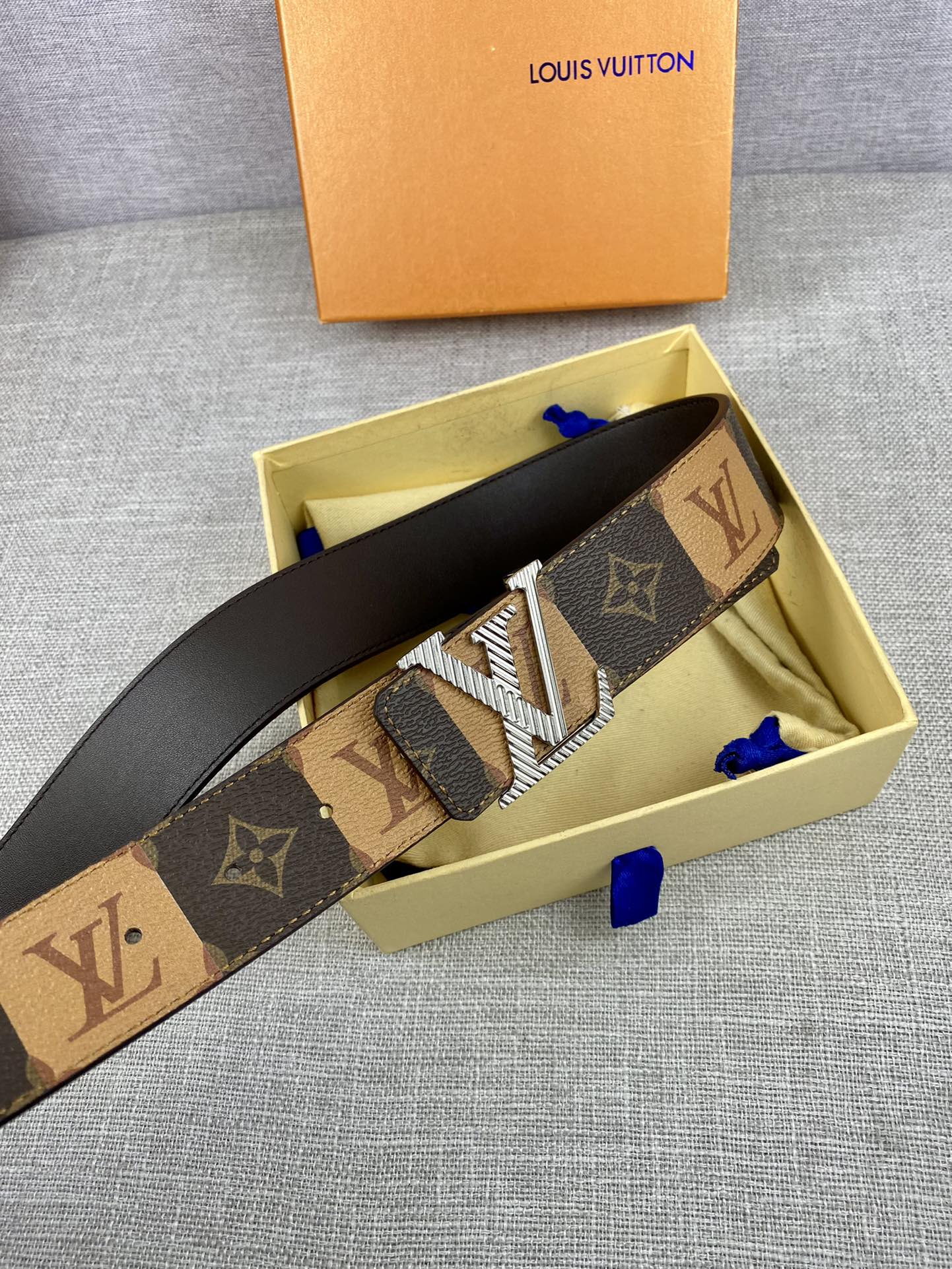 L0vis Vvtt0n Iconic Reversible LV Belt Brown