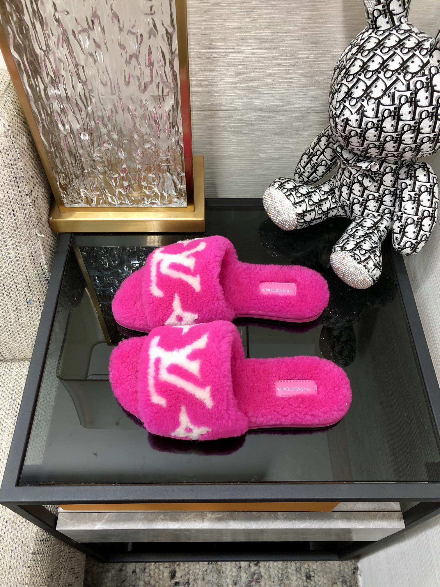 L0vis Vvtt0n Women’s Magnetic Flat Mule Pink For Women LV