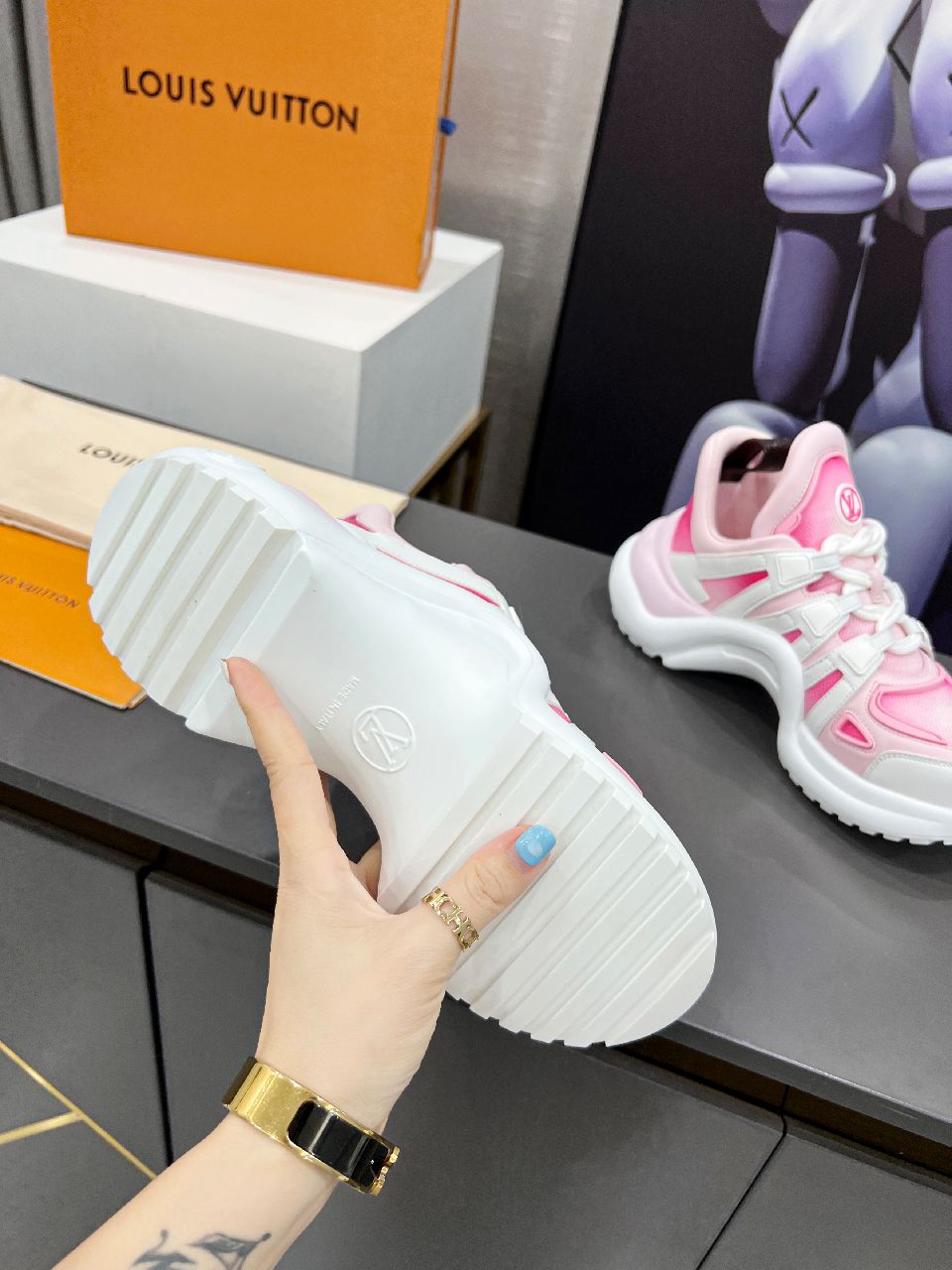 L0vis Vvtt0n Women’s LV Archlight Sneaker Pink For Women LV 1A9RUV