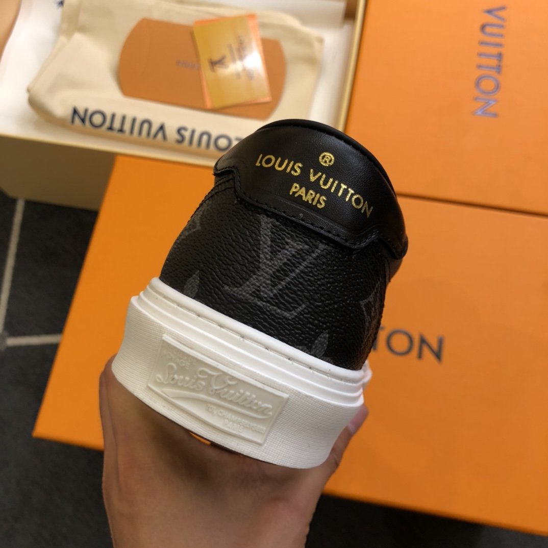 L0vis Vvtt0n LV Slip On Black For Men LV