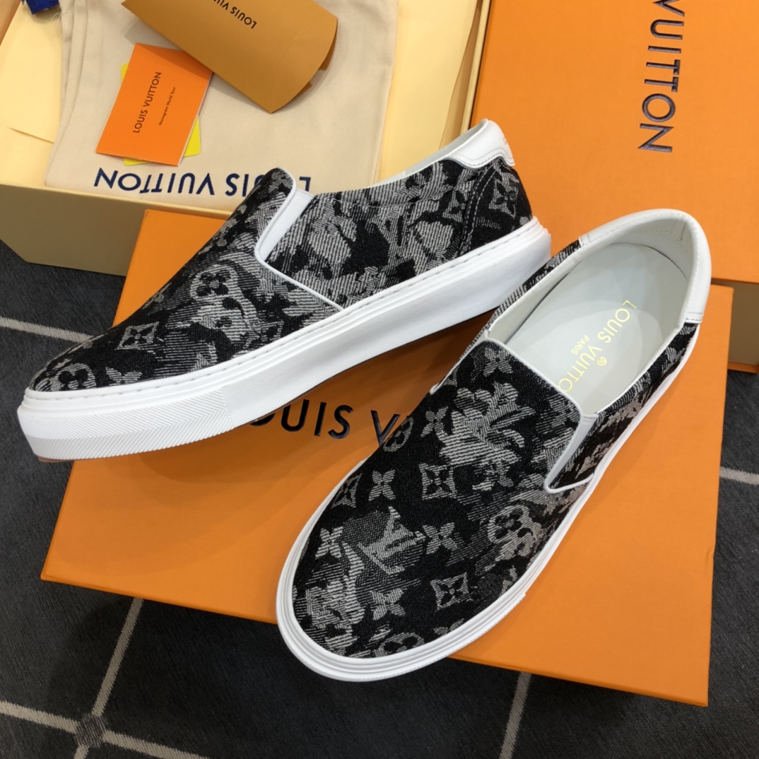 L0vis Vvtt0n LV Slip On Black For Men LV