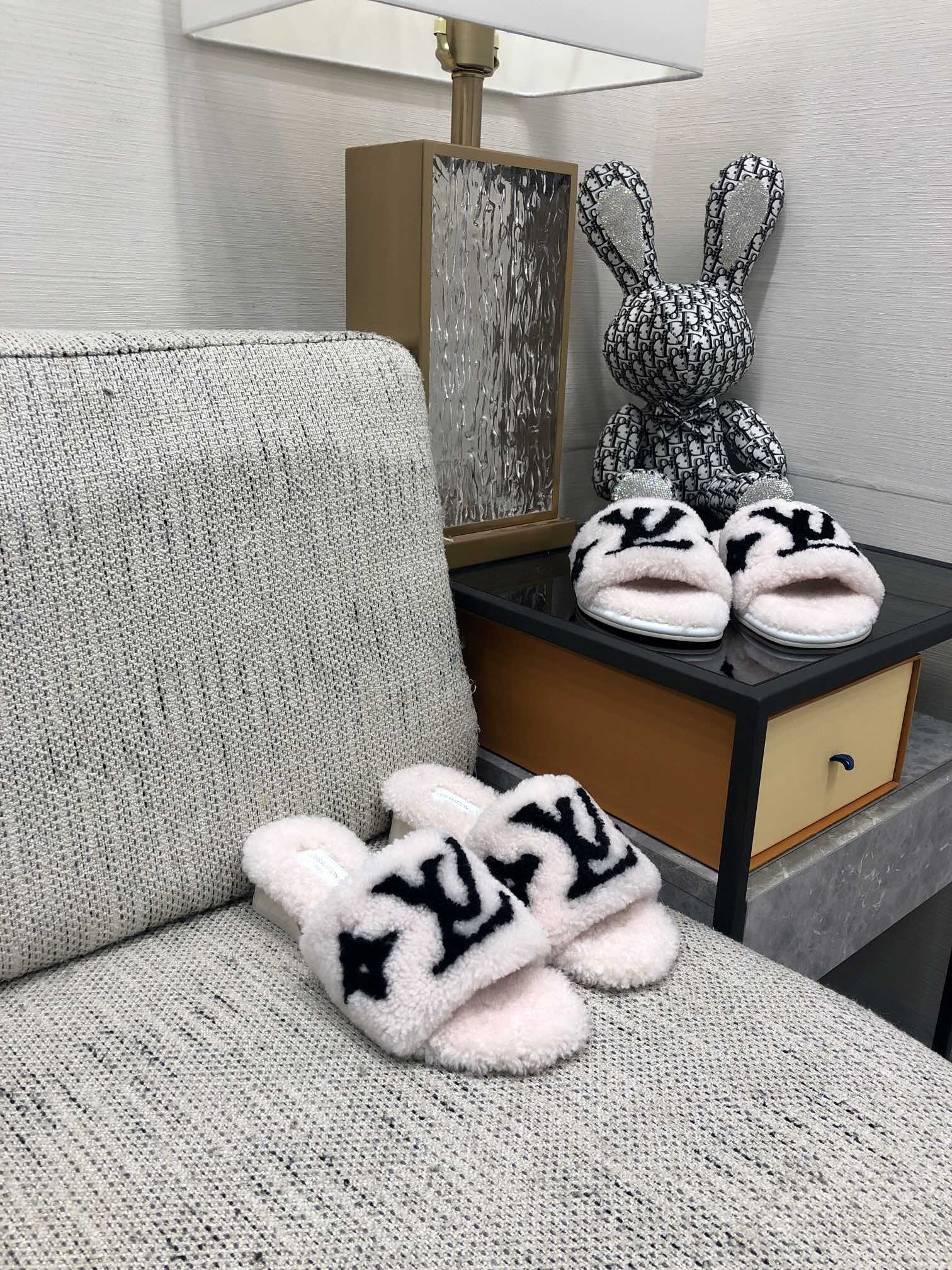 L0vis Vvtt0n Women’s Magnetic Mule White For Women LV