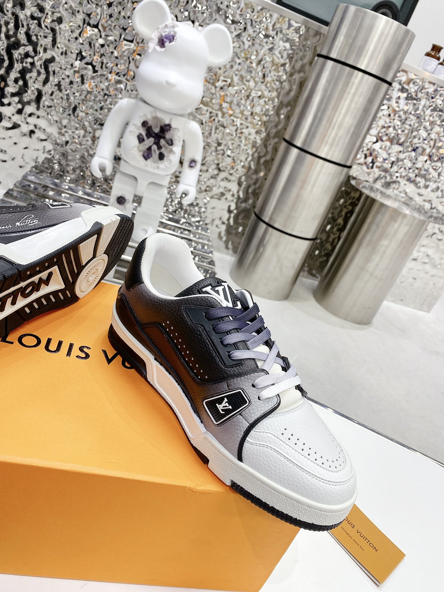 L0vis Vvtt0n Women’s LV Trainers Black For Women LV