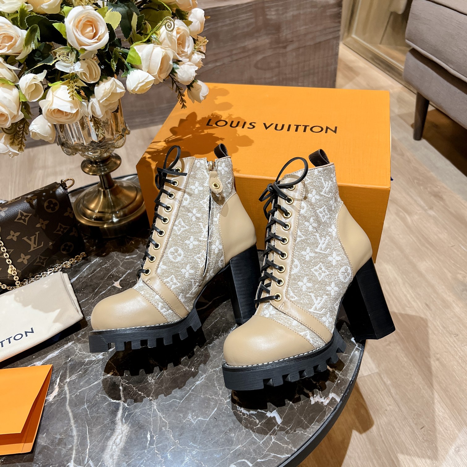 L0vis Vvtt0n Women’s Star Trail Ankle Boots Beige For Women LV