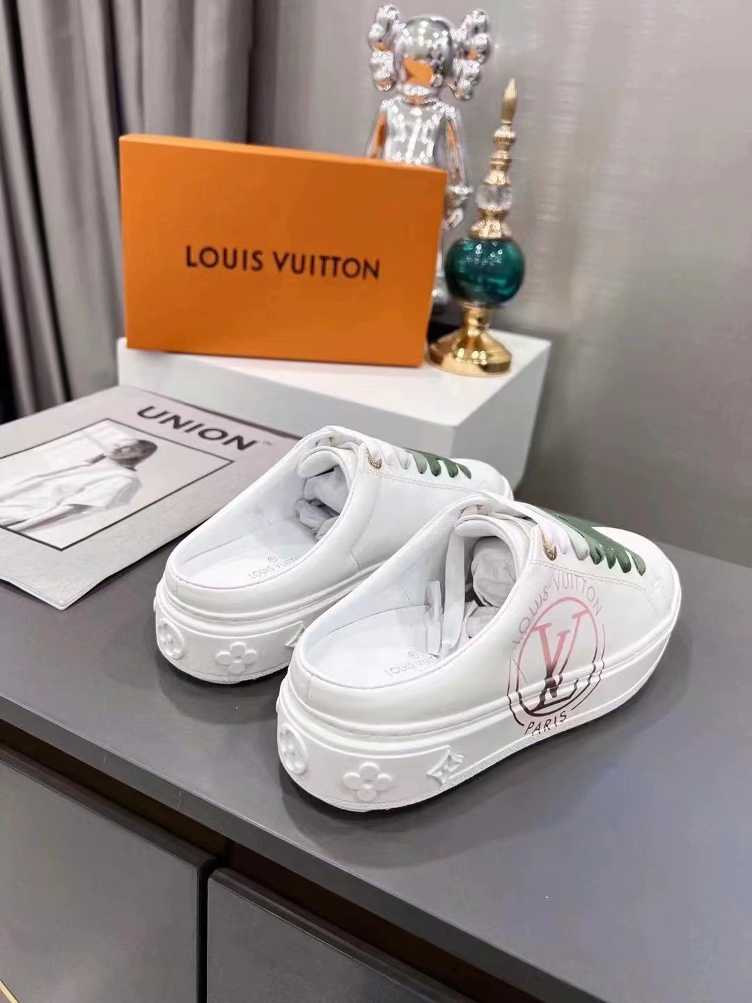 L0vis Vvtt0n Women’s Time Out Open-Back Sneaker Green For Women LV 1AA1CZ