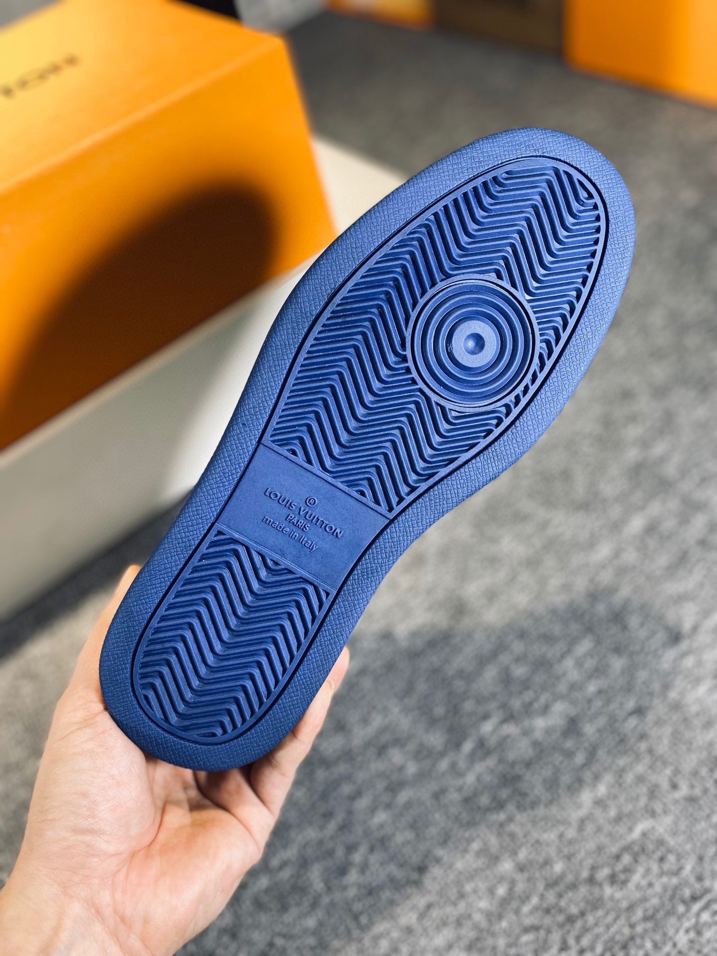 L0vis Vvtt0n Rivoli Sneaker Black And White For Men LV