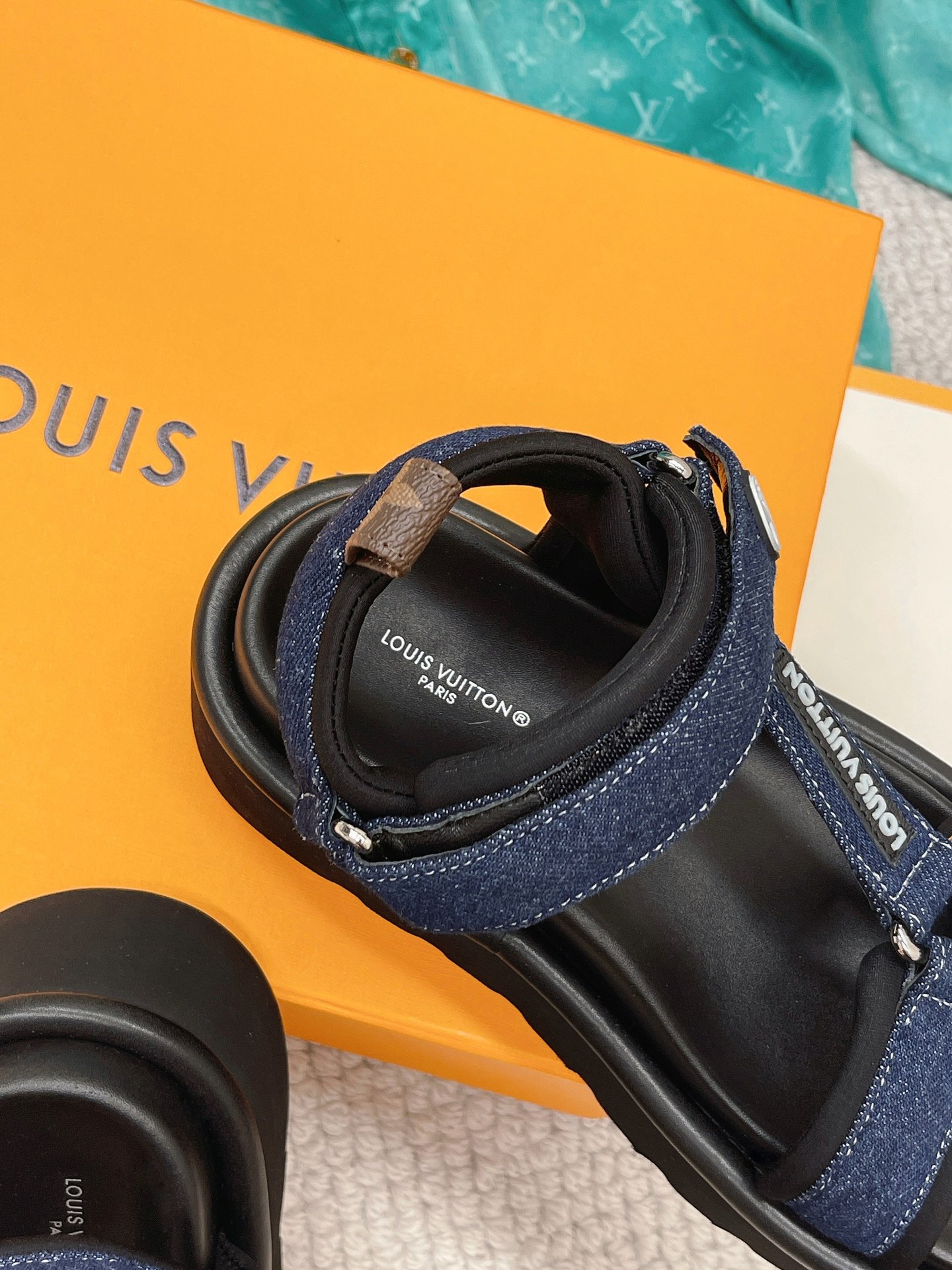 L0vis Vvtt0n Women’s Pool Pillow Flatform Comfort Sandal Blue For Women LV 1AACHL