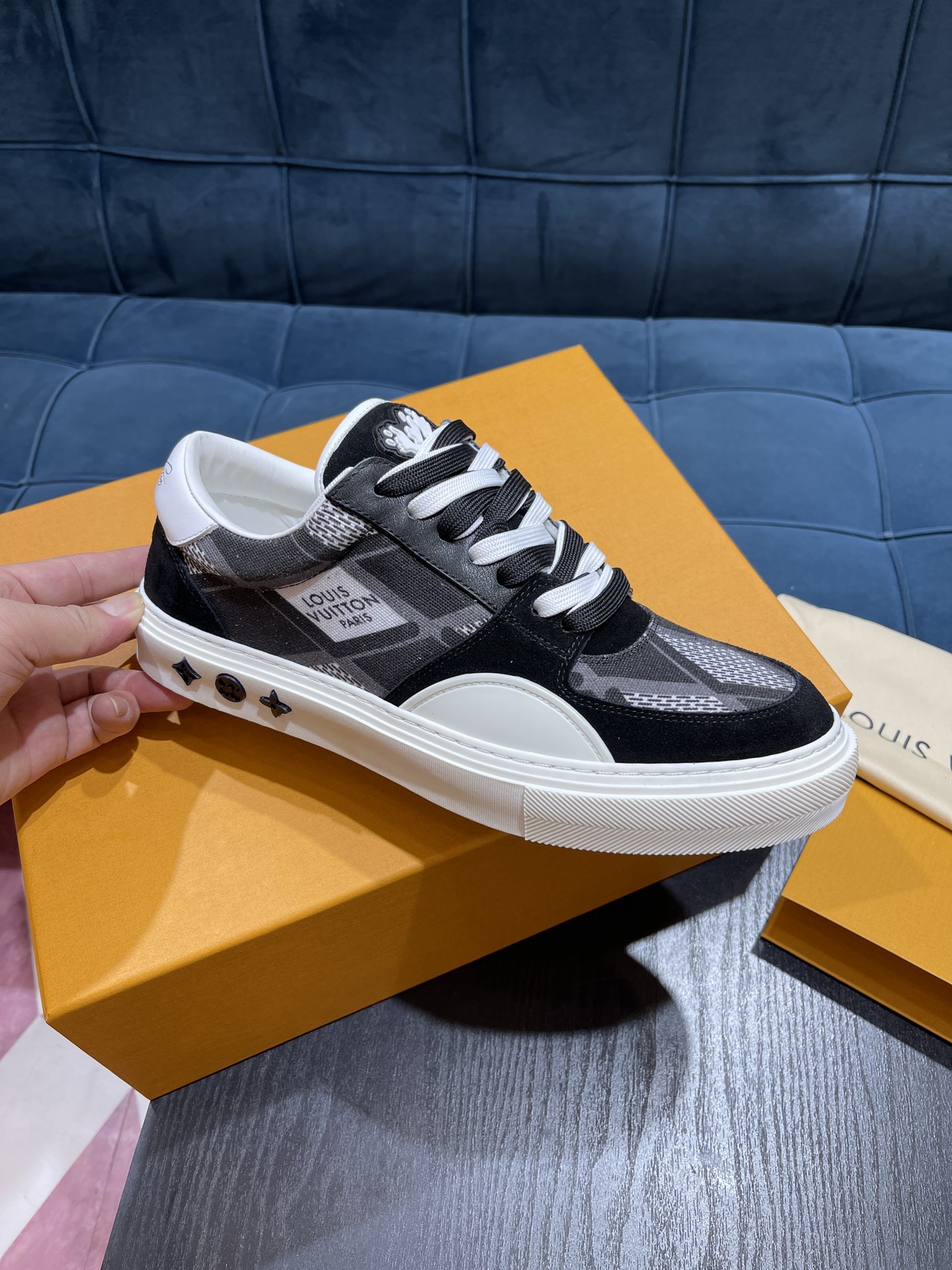 L0vis Vvtt0n LV Ollie Richelieu Black For Men LV