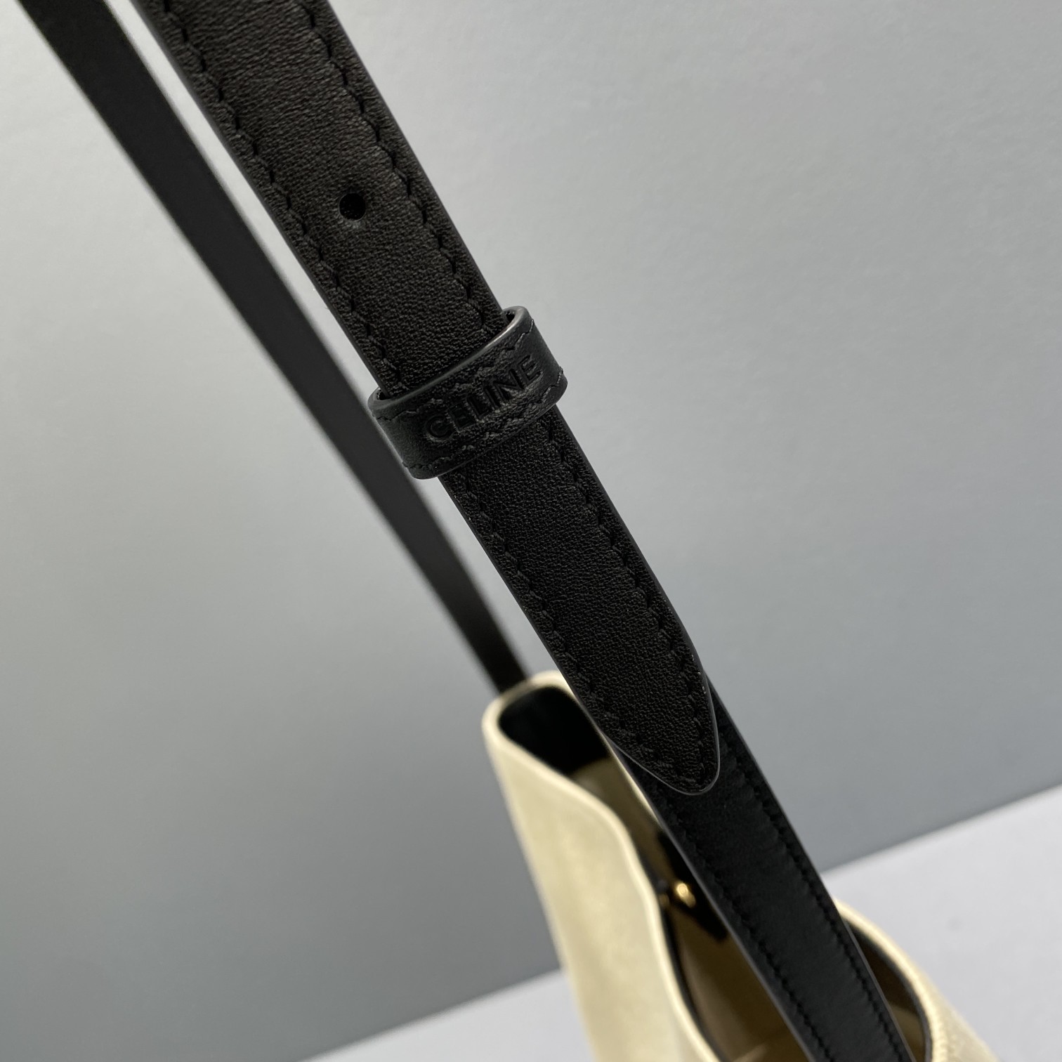 Ce1i*e Small Bucket Cuir Triomphe In Textile Beige/Black For Women 9in/22cm