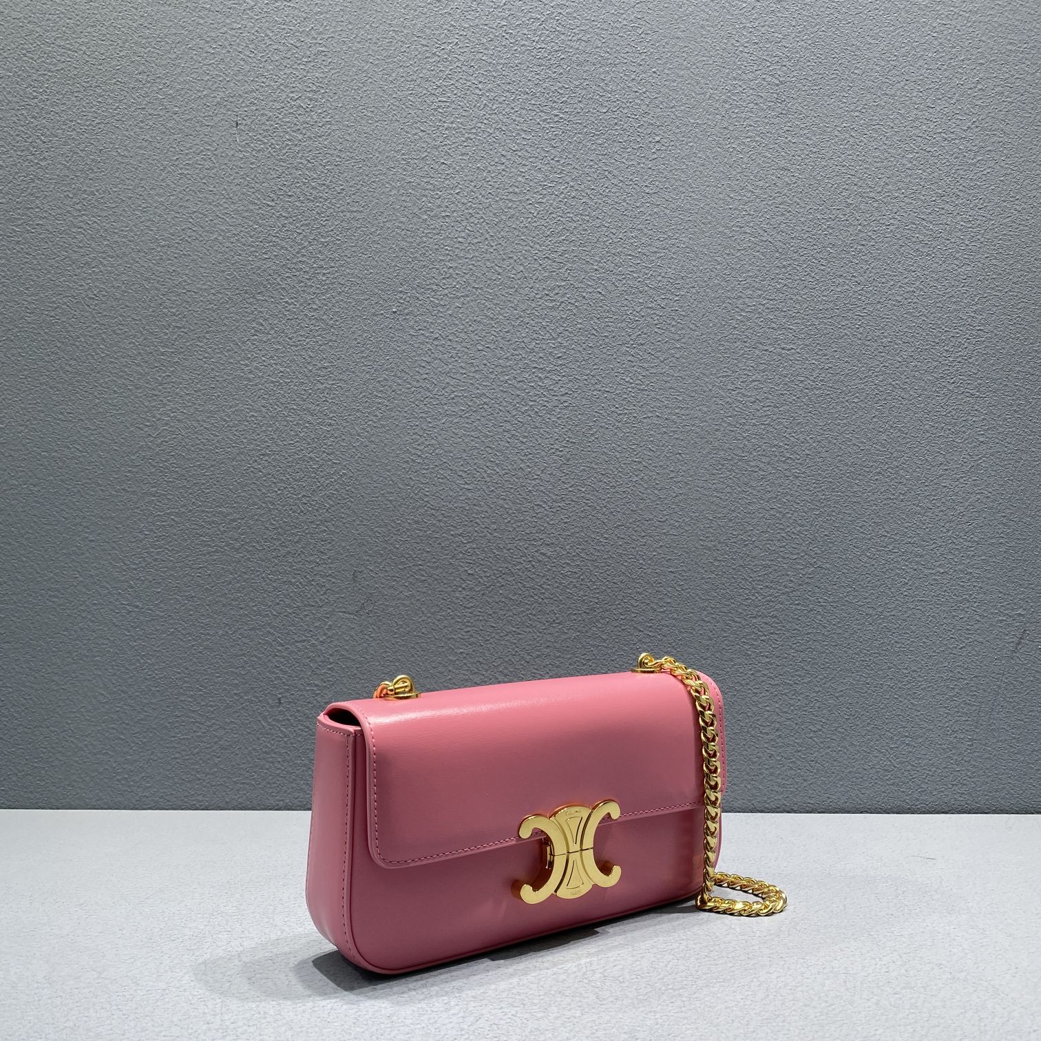 Ce1i*e Chain Shoulder Bag Triomphe Pink For Women 8in/20.5cm