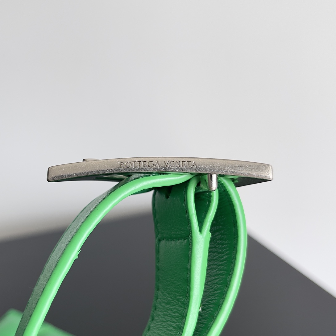 B0tt*ga Ven*ta Small Padded Cassette Green , For Women, Women’s Bags 7.5in/19cm