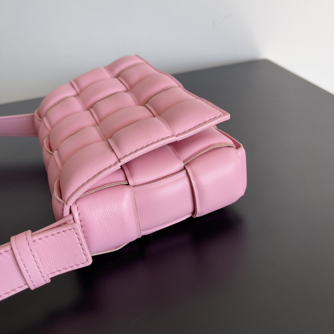 B0tt*ga Ven*ta Small Padded Cassette Pink , For Women, Women’s Bags 7.5in/19cm