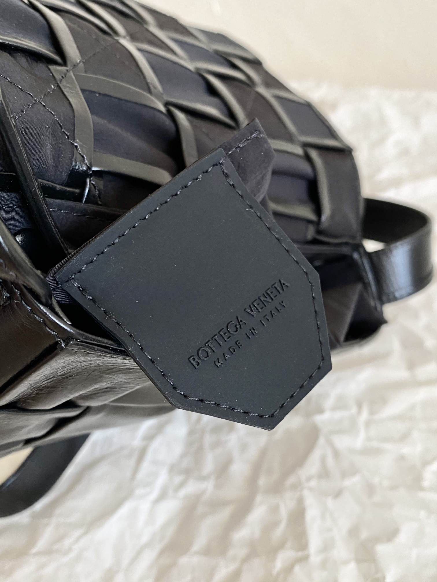 B0tt*ga Ven*ta Padded Cassette Belt Bag Black, For Women, Women’s Bags 7in/18cm 710075VCQR18425