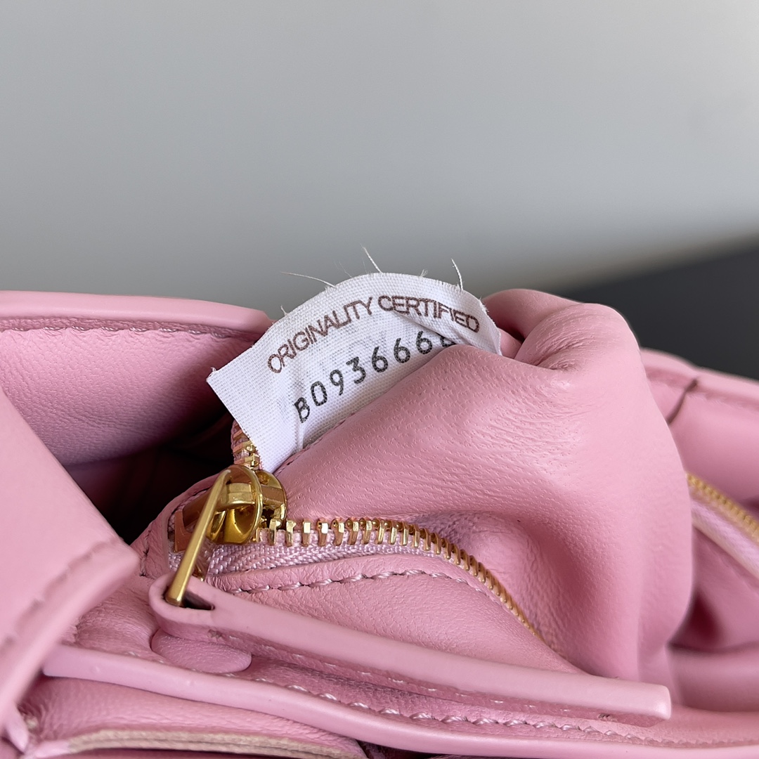 B0tt*ga Ven*ta Small Padded Cassette Pink , For Women, Women’s Bags 7.5in/19cm