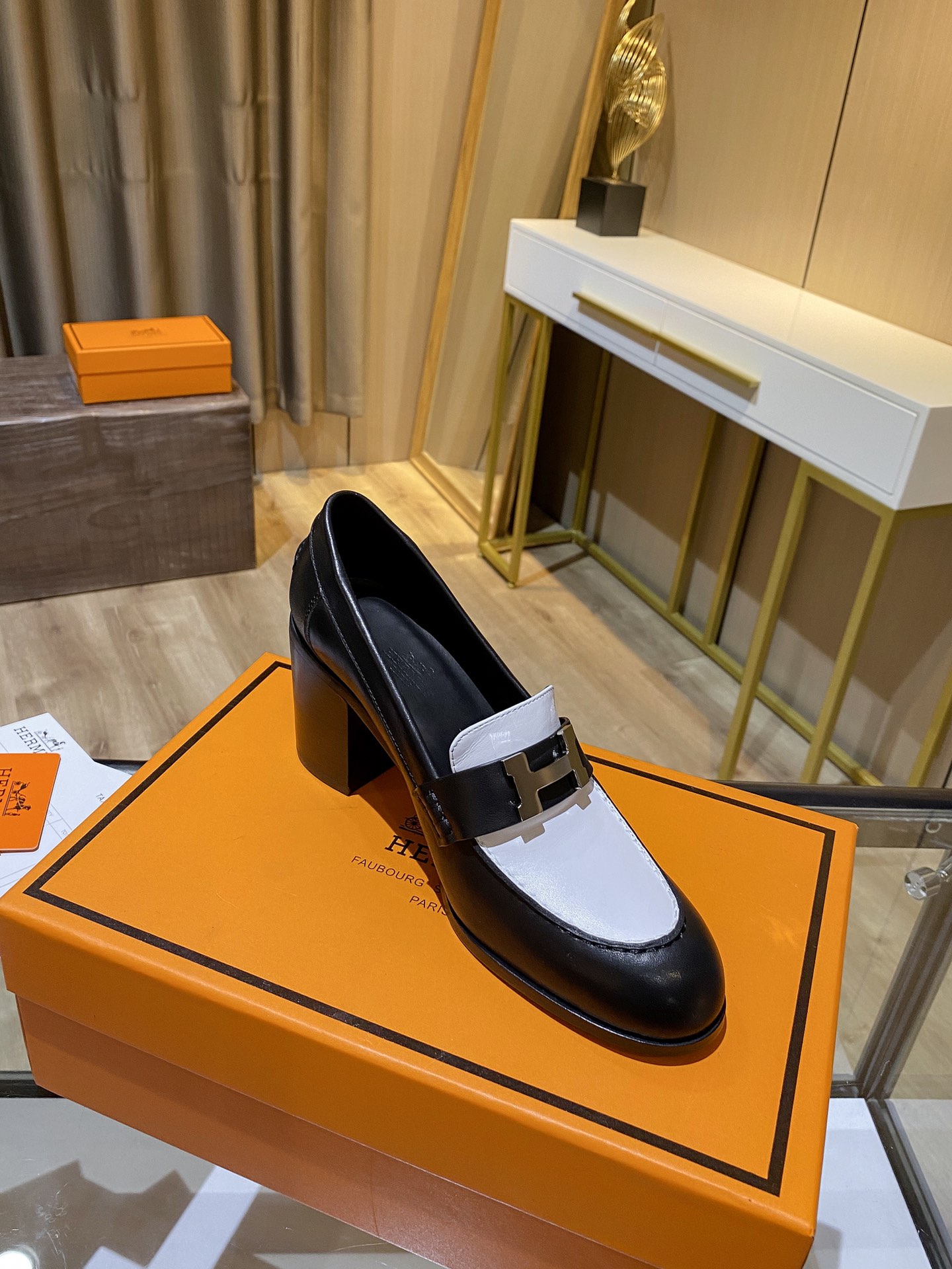 H**me5 Dauphine 70 Loafer Black/White For Women, Women’s Shoes H212092Z